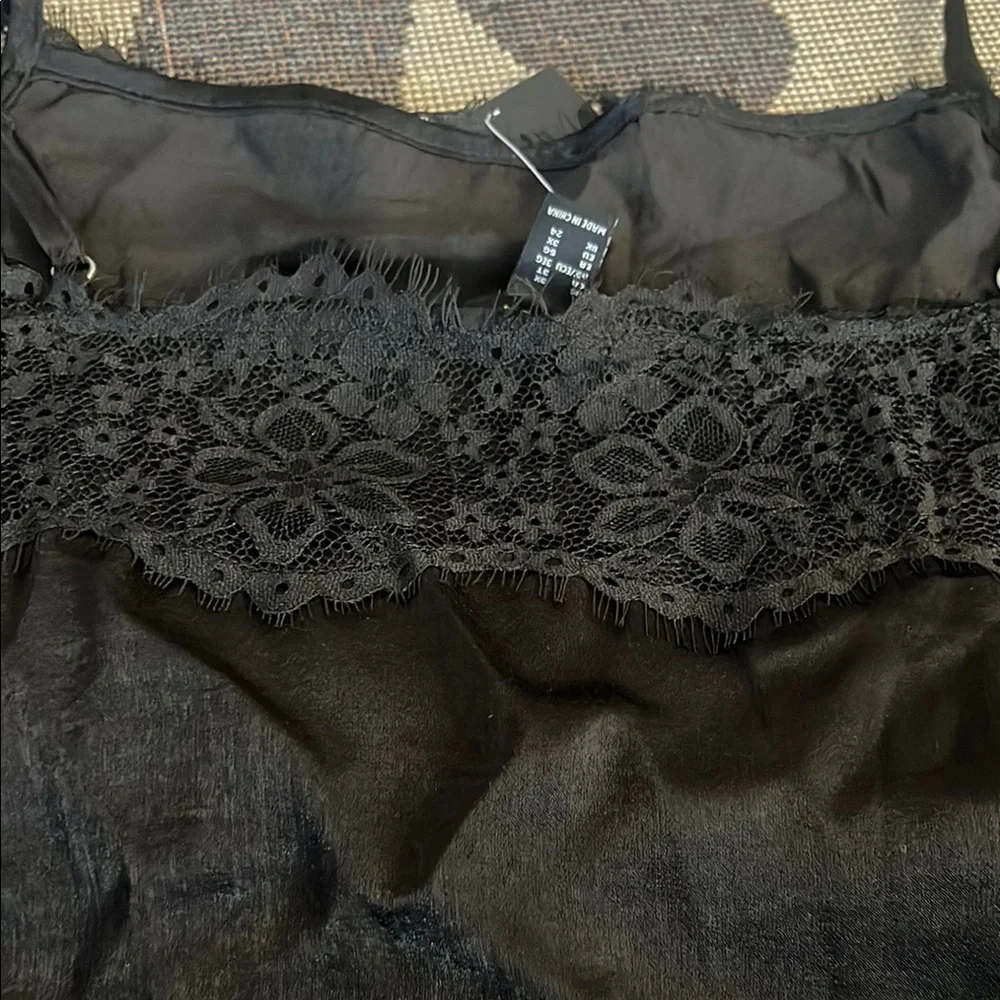 Forever 21 Black Satin Lace Cami - Picture 12 of 13